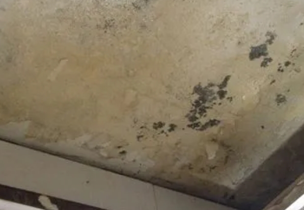 贵港阳台漏水维修公司分享下贵港卫生间渗水维修需要注意哪些问题。